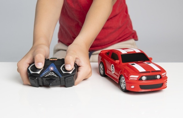 Αγωνιστικό αυτοκίνητο R/C με 2,4 GHz